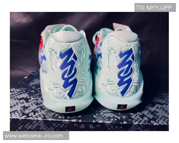 锡安赠送球鞋给癌症小球迷并亲笔签名致敬我的英雄展现温暖与关怀